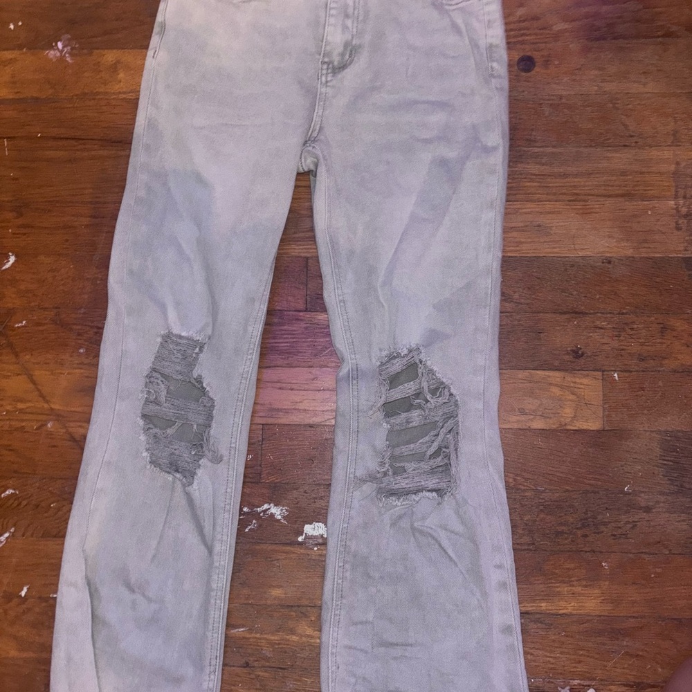 Stylish Gray Distressed Men's Jeans